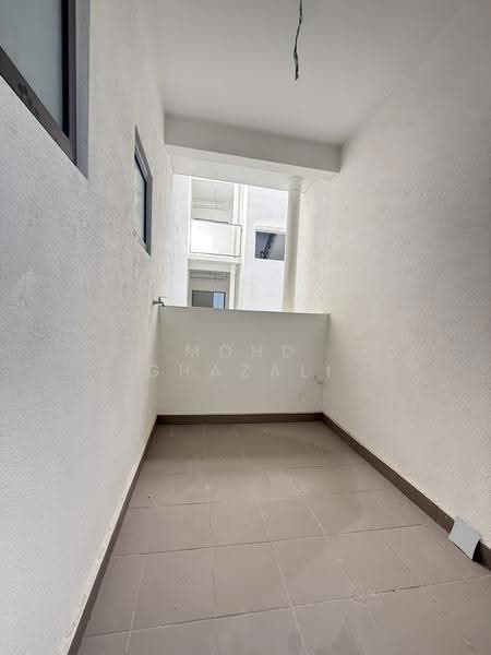 Pangsapuri untuk Dijual di Residensi Kajang (PR1MA @ Kajang) - Mohd Ghazali - Balcony - PropertyGuru.com.my