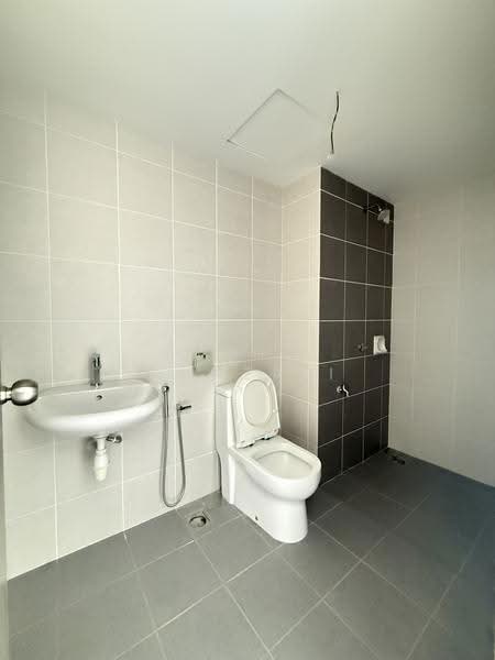 Pangsapuri untuk Dijual di Residensi Kajang (PR1MA @ Kajang) - Mohd Ghazali - Bathroom - PropertyGuru.com.my