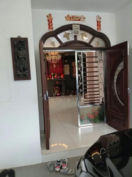 Bungalow House untuk Dijual di Senibong (Permas Jaya) - Firdaus Dauz - Entrance - PropertyGuru.com.my