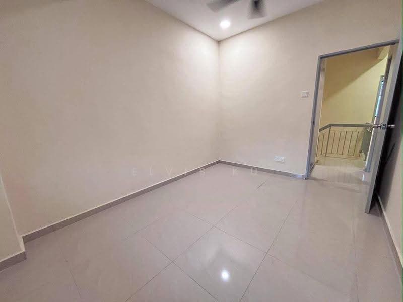 2-storey Terraced House for Sale in Taman Anggerik (Tampoi) - Elvis Ku - Interior - PropertyGuru.com.my