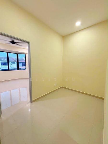 2-storey Terraced House for Sale in Taman Anggerik (Tampoi) - Elvis Ku - Interior - PropertyGuru.com.my
