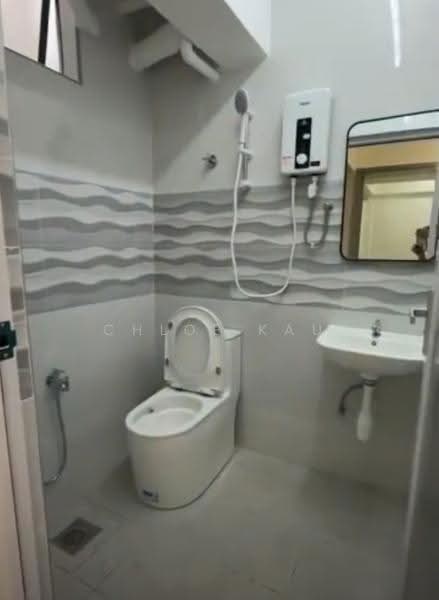 Pangsapuri untuk Disewa di Chin Woo Court - Chloe Kau - Bathroom - PropertyGuru.com.my
