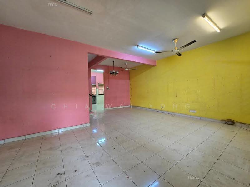 Terraced House for Sale in Bandar Puteri Klang (Klang) - Chia Wai Yong - Living Room - PropertyGuru.com.my