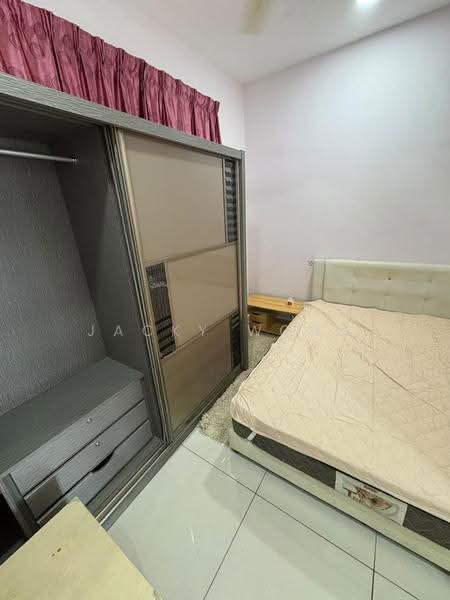 Kediaman Servis untuk Disewa di TRiGON Luxury Residences - Jacky Wong - Bedroom - PropertyGuru.com.my