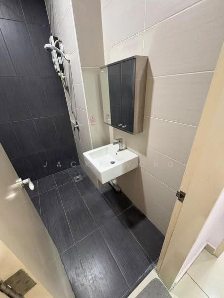 Kediaman Servis untuk Disewa di TRiGON Luxury Residences - Jacky Wong - Bathroom - PropertyGuru.com.my