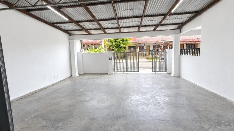 1-storey Terraced House for Sale in Taman Senawang Jaya (Senawang) - Khairul Idzwan - Car Park - PropertyGuru.com.my
