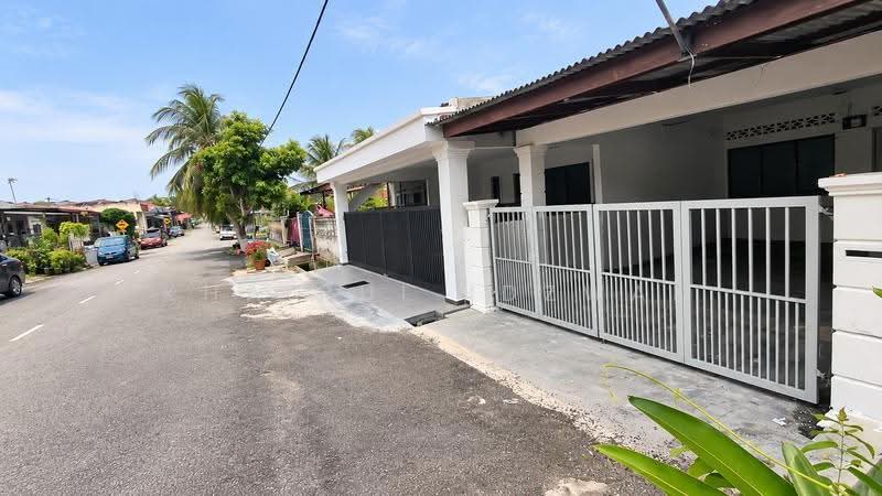 1-storey Terraced House for Sale in Taman Senawang Jaya (Senawang) - Khairul Idzwan - Exterior - PropertyGuru.com.my