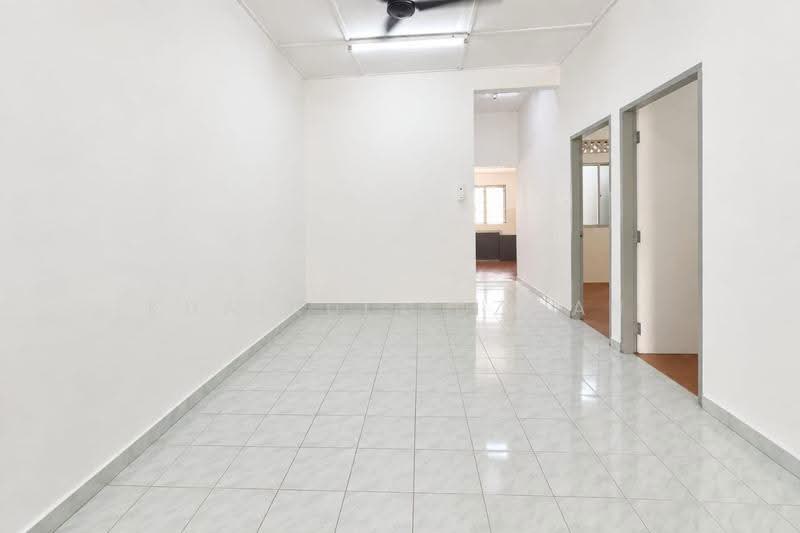 1-storey Terraced House for Sale in Taman Senawang Jaya (Senawang) - Khairul Idzwan - Corridor - PropertyGuru.com.my