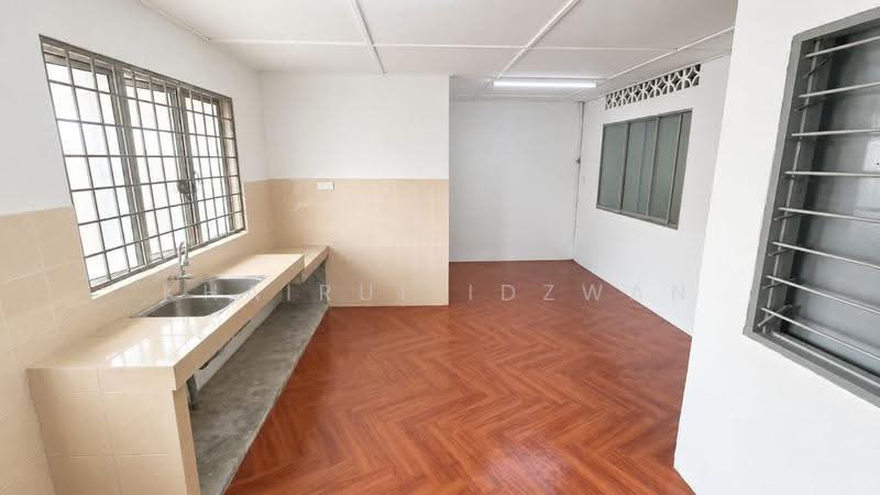 1-storey Terraced House for Sale in Taman Senawang Jaya (Senawang) - Khairul Idzwan - Kitchen - PropertyGuru.com.my