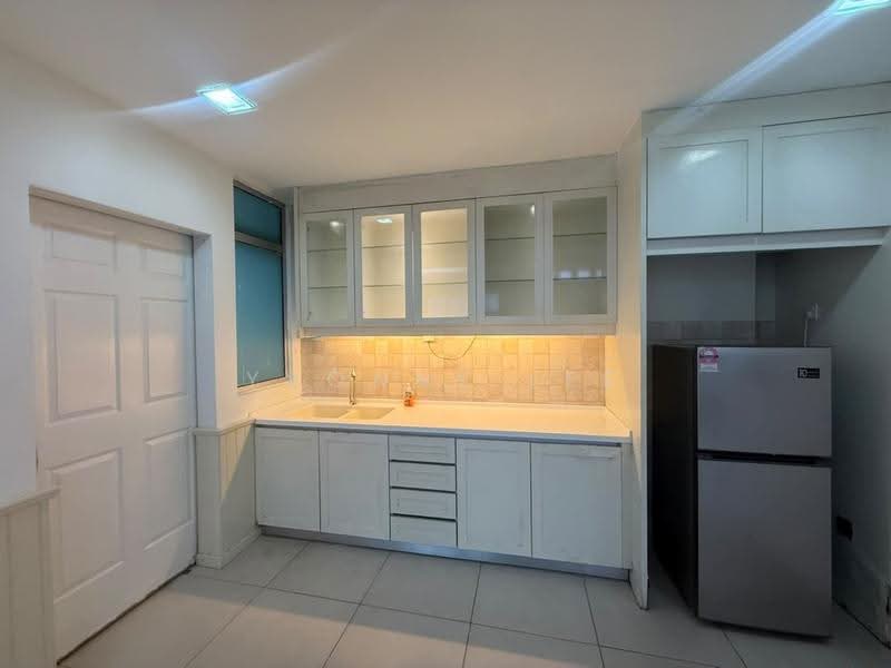 Condominium for Rent at Vista Bay - Yvonne Lee - Kitchen - PropertyGuru.com.my