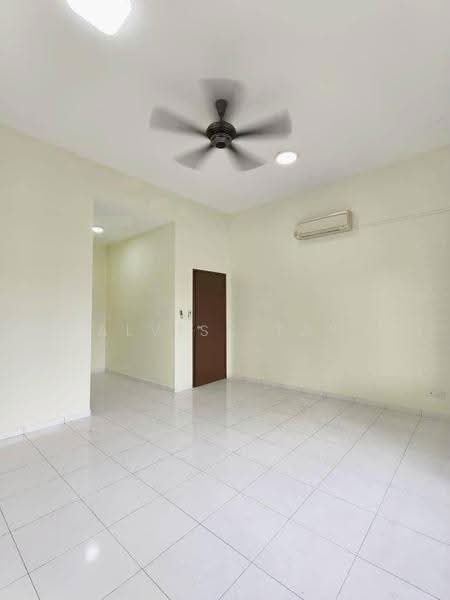 Rumah Teres 2-Tingkat untuk Dijual di Taman Setia Indah (Tebrau) - Alviss Tay - Living Room - PropertyGuru.com.my