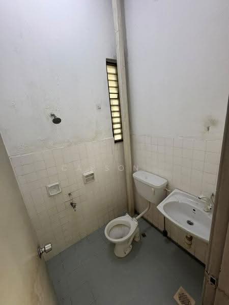 1-storey Terraced House for Sale in Taman Rinting (Masai) - Carson . - Bathroom - PropertyGuru.com.my