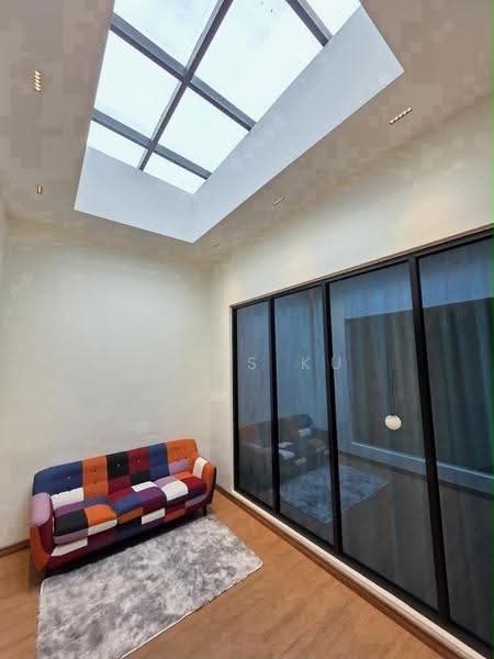 Rumah Berkembar untuk Dijual di Taman Gaya (Ulu Tiram) - Elvis Ku - Living Room - PropertyGuru.com.my