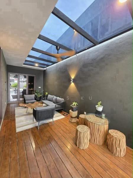 Rumah Berkembar untuk Dijual di Taman Gaya (Ulu Tiram) - Elvis Ku - Living Room - PropertyGuru.com.my