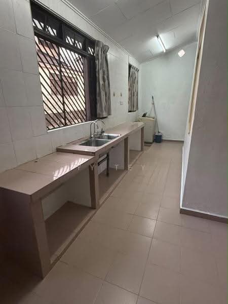 1.5-storey Terraced House for Rent in Taman Molek (Johor Bahru) - YY Tey - PropertyGuru.com.my