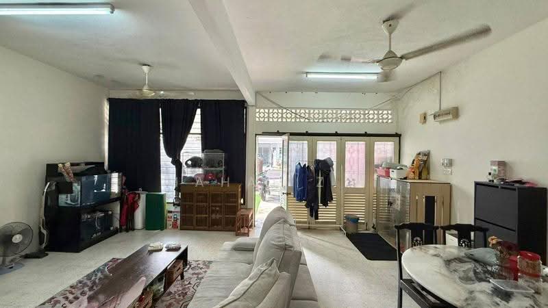 Rumah Teres 2-Tingkat untuk Dijual di Seksyen 11 (Shah Alam) - Mahafiz . - Living Room - PropertyGuru.com.my