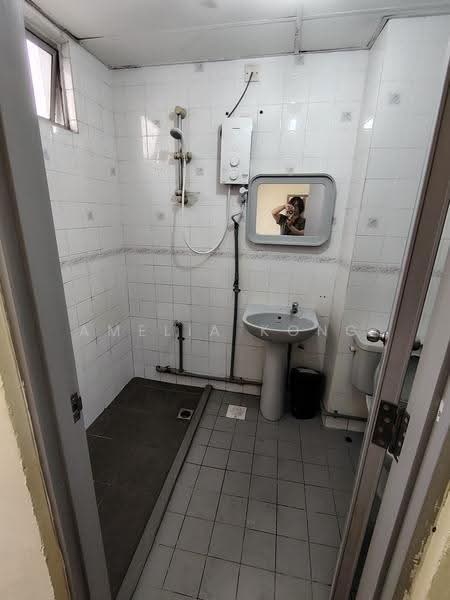 Kondominium untuk Disewa di University Tower - Amelia Kong - Bathroom - PropertyGuru.com.my