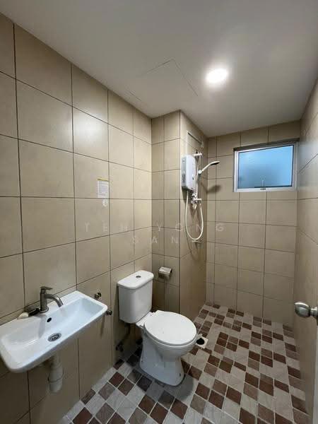 Kediaman Servis untuk Disewa di D'Latour - Teh Yong San - Bathroom - PropertyGuru.com.my