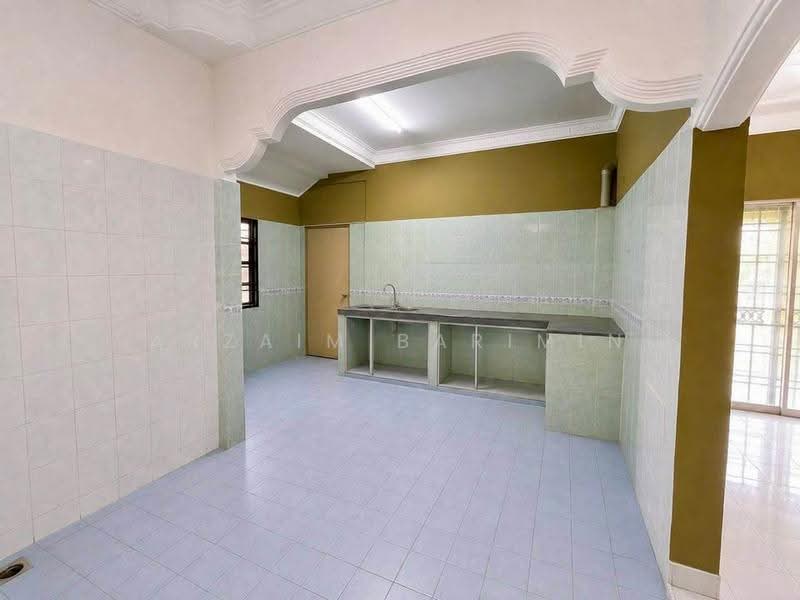 Terraced House for Sale in Taman Bukit Dahlia (Pasir Gudang) - Arzaim Barimin - Kitchen - PropertyGuru.com.my