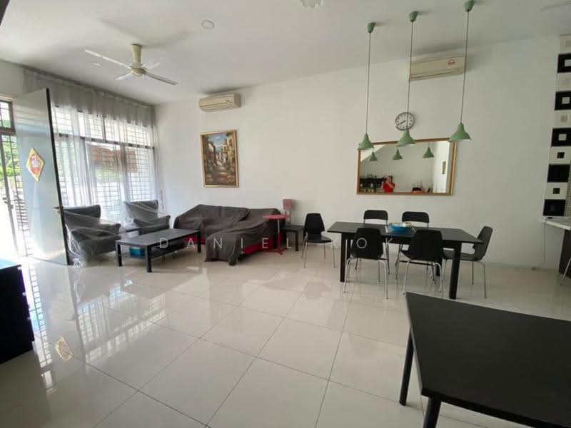 Rumah Teres untuk Disewa di Taman Puncak Jalil (Seri Kembangan) - Daniel Kok - Living Room - PropertyGuru.com.my