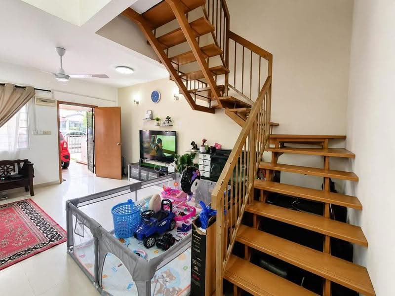 Rumah Teres 2-Tingkat untuk Dijual di Bandar Tasik Puteri (Rawang) - Tom Yip - Living Room - PropertyGuru.com.my