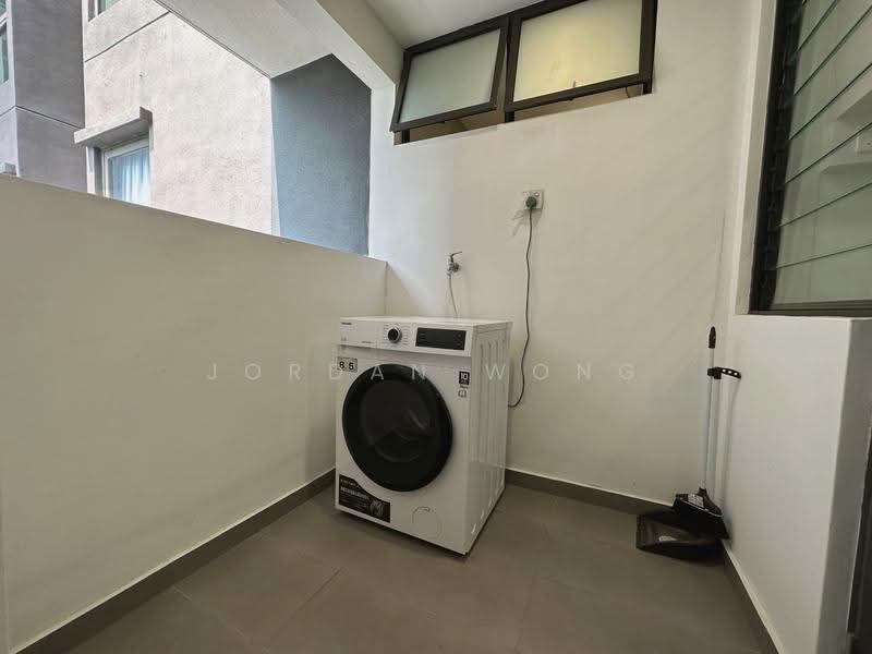 Kondominium untuk Disewa di The WaterEdge (Pinggiran Air) - Jordan Wong - Balcony - PropertyGuru.com.my