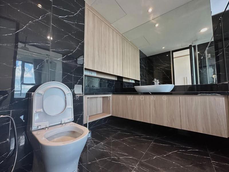 Kondominium untuk Disewa di The WaterEdge (Pinggiran Air) - Jordan Wong - Bathroom - PropertyGuru.com.my