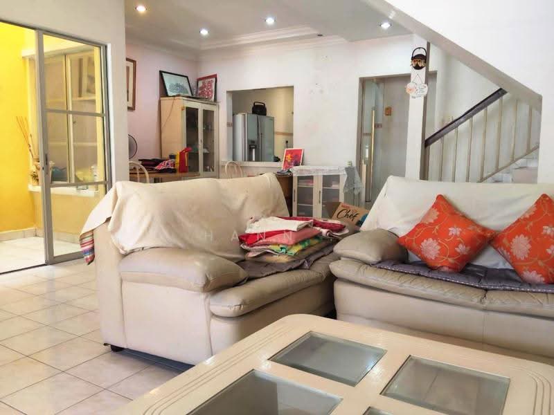 Rumah Teres 2-Tingkat untuk Dijual di Taman Putra Prima (Puchong) - Hann . - Living Room - PropertyGuru.com.my
