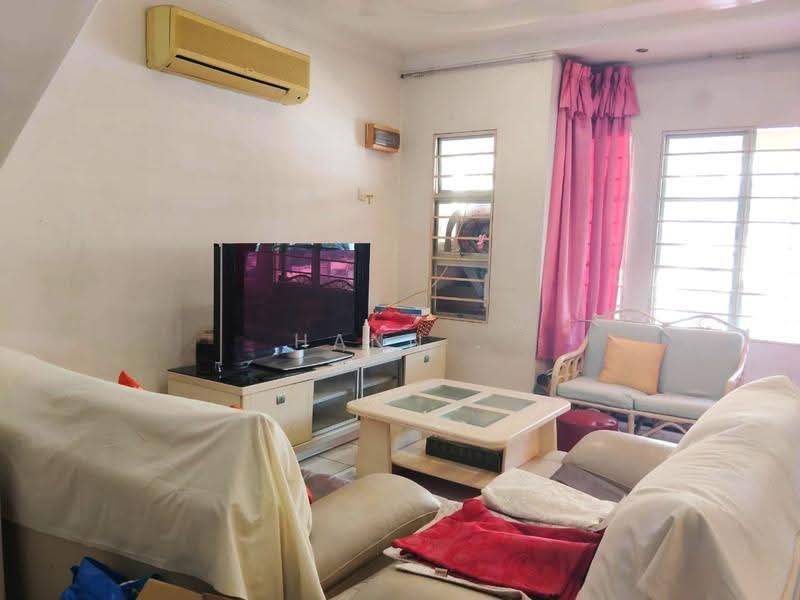 Rumah Teres 2-Tingkat untuk Dijual di Taman Putra Prima (Puchong) - Hann . - Living Room - PropertyGuru.com.my