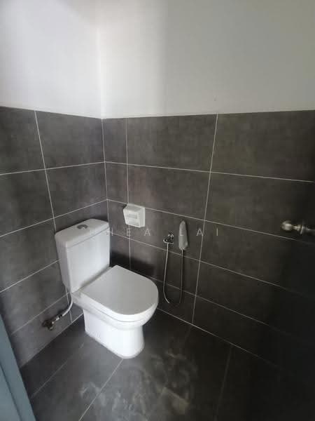 Kilang untuk Disewa di Bandar Indahpura (Kulai) - Thea Lai - Bathroom - PropertyGuru.com.my