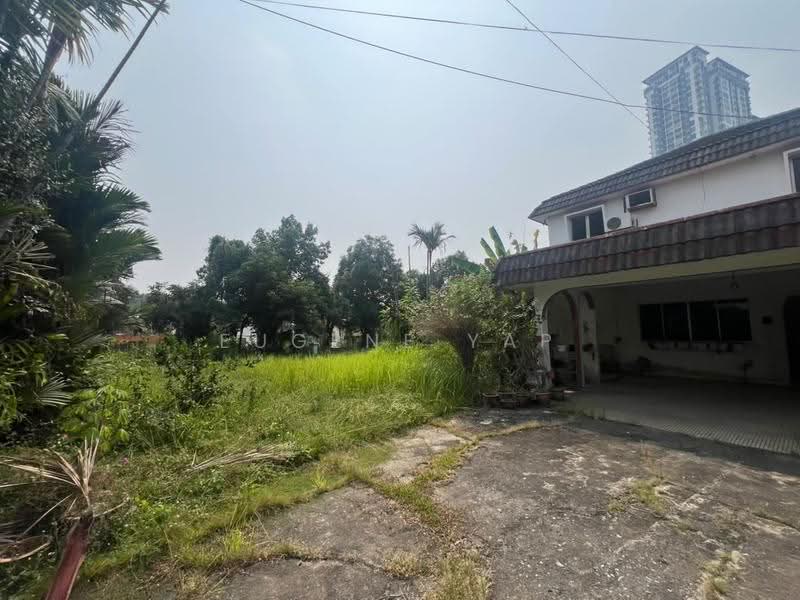 Bungalow House for Sale in Taman Yarl (Jalan Klang Lama (Old Klang Road)) - Eugene Yap - Exterior - PropertyGuru.com.my