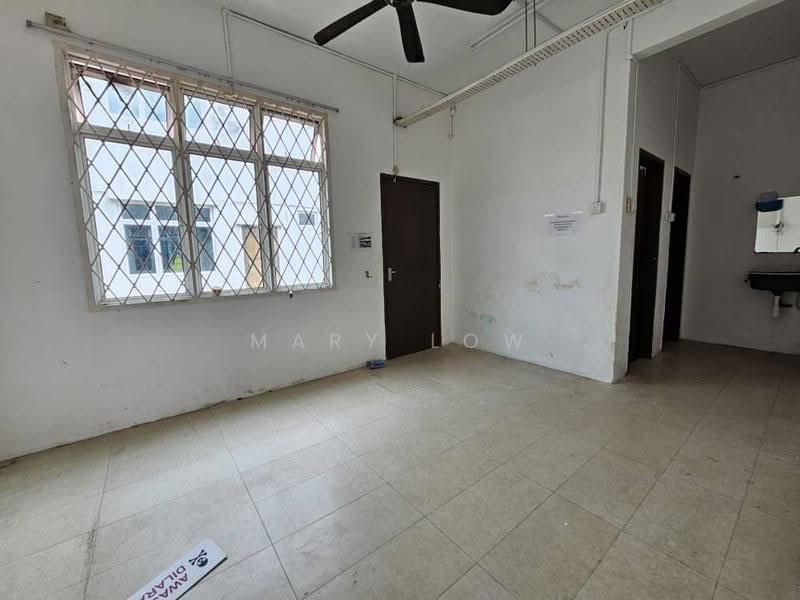 Kedai untuk Dijual di Taman Merdeka Permai (Batu Berendam) - Mary Low - Interior - PropertyGuru.com.my