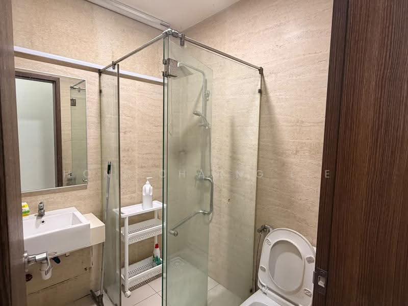 Kediaman Servis untuk Disewa di Crescent Bay Suites (Teluk Bayu) - Hong Charng Lee - Bathroom - PropertyGuru.com.my