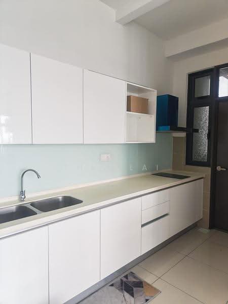 Kediaman Servis untuk Disewa di 8Scape Residence @ Sutera - Thea Lai - Kitchen - PropertyGuru.com.my