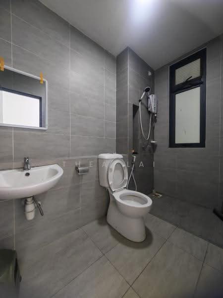 Kediaman Servis untuk Disewa di 8Scape Residence @ Sutera - Thea Lai - Bathroom - PropertyGuru.com.my