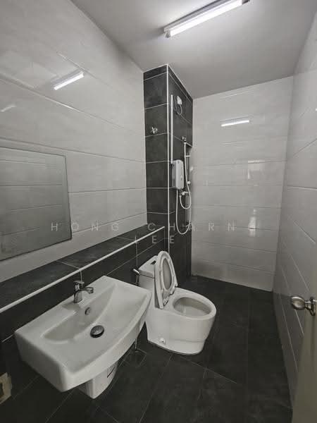 2-storey Terraced House for Rent in Permas Jaya (Johor) - Hong Charng Lee - Bathroom - PropertyGuru.com.my