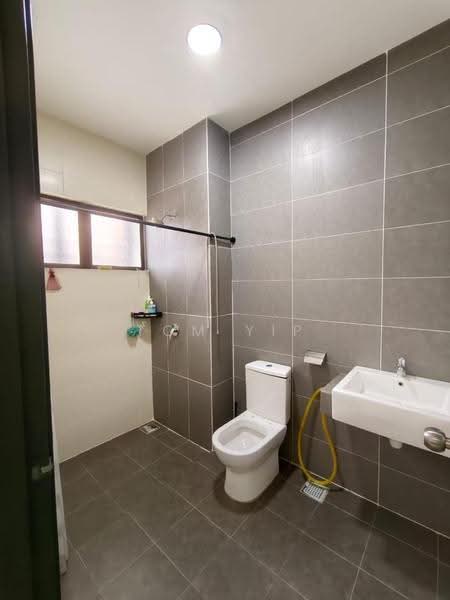 Rumah Teres untuk Dijual di Kuala Selangor (Selangor) - Tom Yip - Bathroom - PropertyGuru.com.my