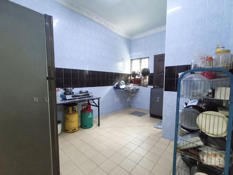 Rumah Teres 2-Tingkat untuk Dijual di Shah Alam (Selangor) - Nur Ain Mat Zain - Kitchen - PropertyGuru.com.my