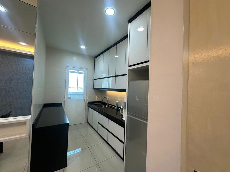 Service Residence for Sale at Parkland Residence - Ann Lim - Kitchen - PropertyGuru.com.my
