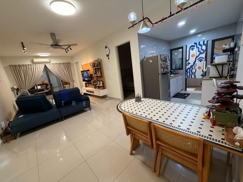 Service Residence for Sale at Symphony Tower (Menara Simfoni) - Trevor Chai - Living Room - PropertyGuru.com.my