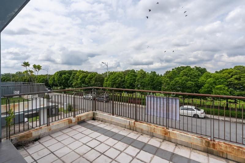 Rumah Teres 2-Tingkat untuk Dijual di D'Island (Puchong) - Azira Ahmad - Balcony - PropertyGuru.com.my