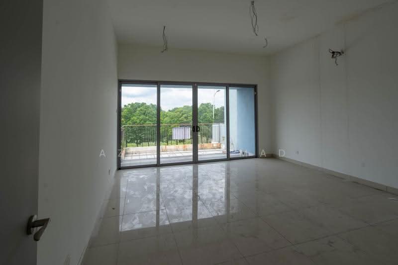 Rumah Teres 2-Tingkat untuk Dijual di D'Island (Puchong) - Azira Ahmad - Balcony - PropertyGuru.com.my