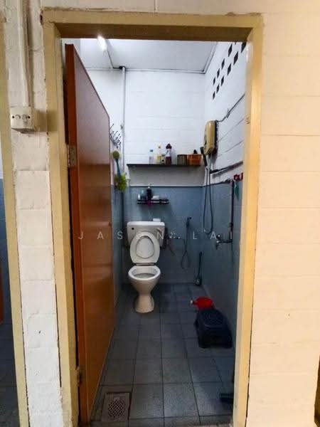 Rumah Teres 1-Tingkat untuk Dijual di Taman Kepong Baru (Batu) - Jason Lai - Bathroom - PropertyGuru.com.my
