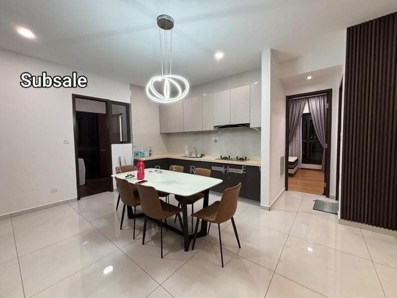 Condominium for Sale at Royal Strand @ Country Garden Danga Bay - Amber Hew - Kitchen - PropertyGuru.com.my