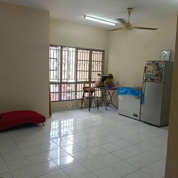 Pangsapuri untuk Dijual di Pangsapuri Kelana Impian - Hazeman Omar - Living Room - PropertyGuru.com.my