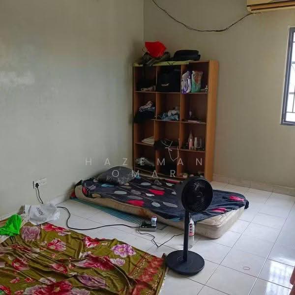 Pangsapuri untuk Dijual di Pangsapuri Kelana Impian - Hazeman Omar - Bedroom - PropertyGuru.com.my