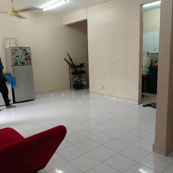 Pangsapuri untuk Dijual di Pangsapuri Kelana Impian - Hazeman Omar - Living Room - PropertyGuru.com.my