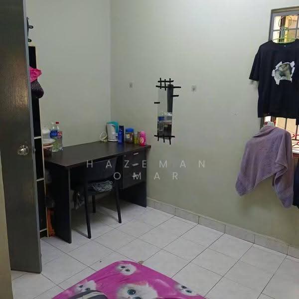 Pangsapuri untuk Dijual di Pangsapuri Kelana Impian - Hazeman Omar - Bedroom - PropertyGuru.com.my