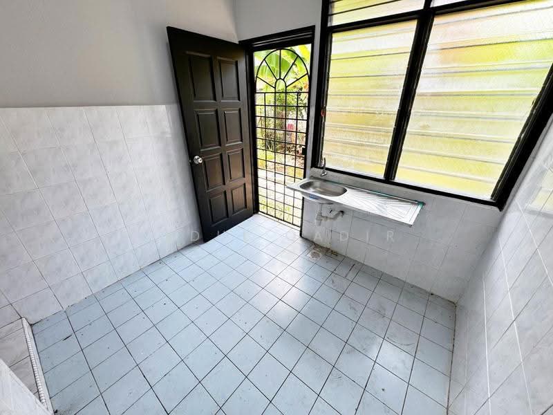 2-storey Terraced House for Sale in Taman Dahlia (Sepang) - Abdul Qadir - PropertyGuru.com.my