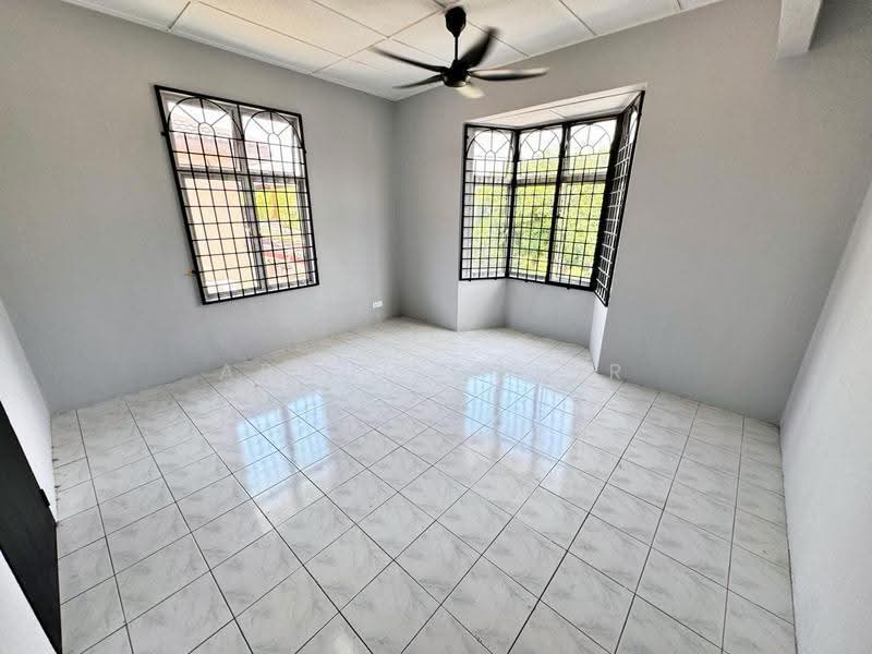 2-storey Terraced House for Sale in Taman Dahlia (Sepang) - Abdul Qadir - PropertyGuru.com.my